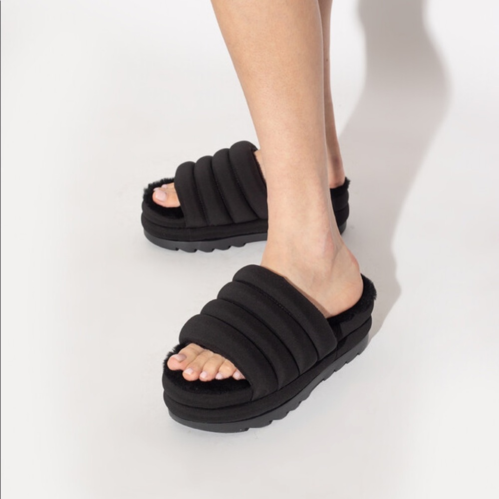 UGG MAXI BLACK SLIDES #9